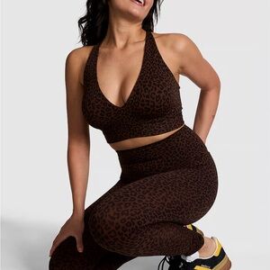 Victoria’s Secret Relay Leggings in Brown Leopard